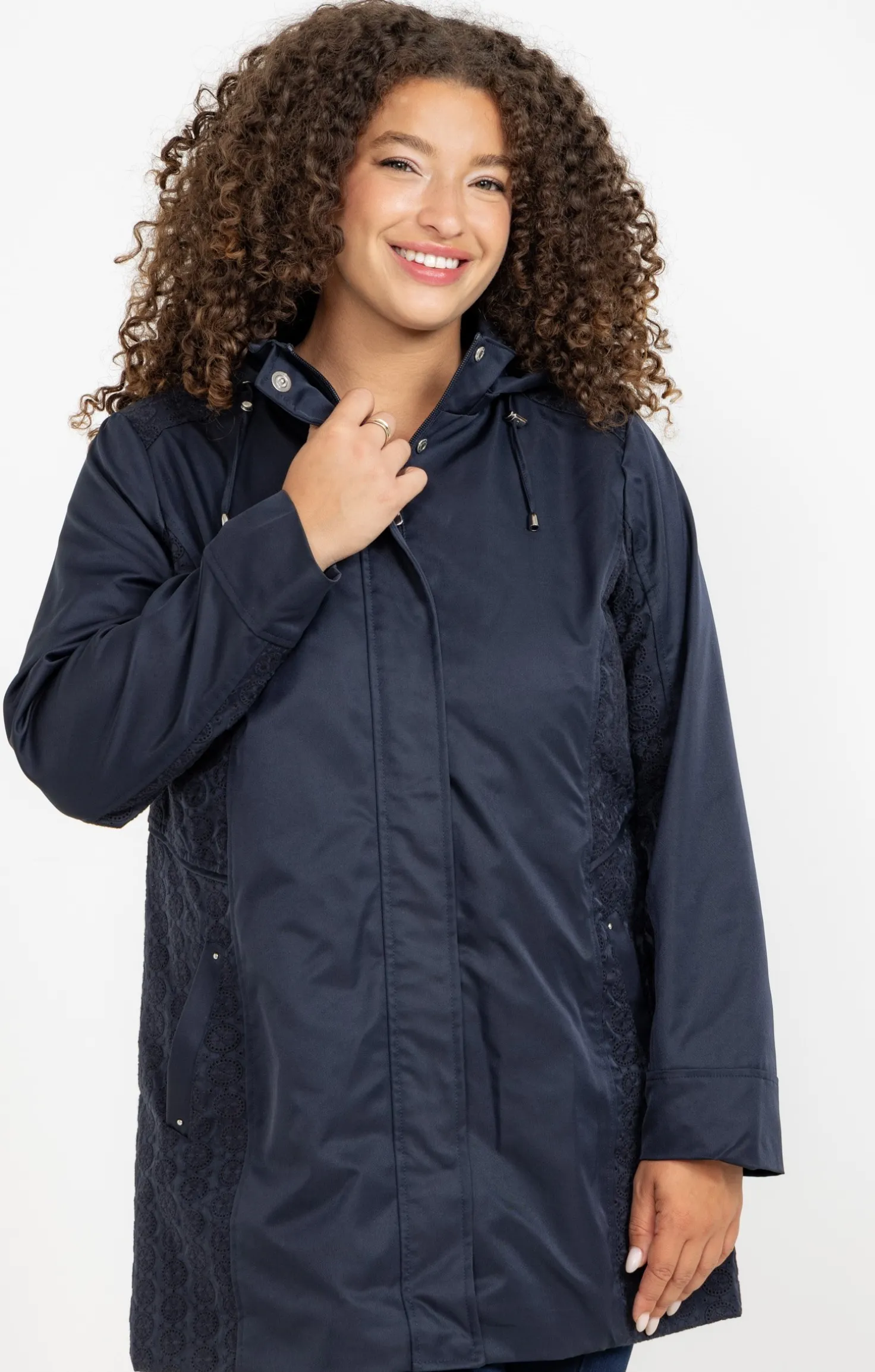 Parka légère avec broderies anglaises