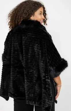 Poncho doux fausse fourrure