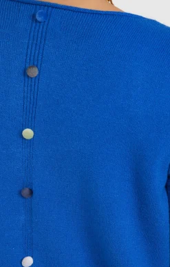 Pull avec boutons au dos