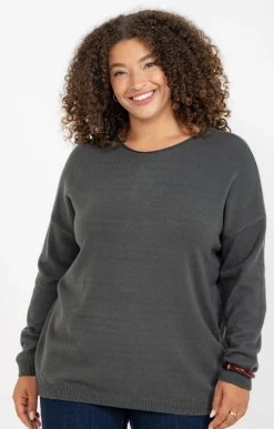 Pull avec boutons au dos