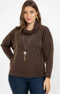 Pull uni col roulé et collier