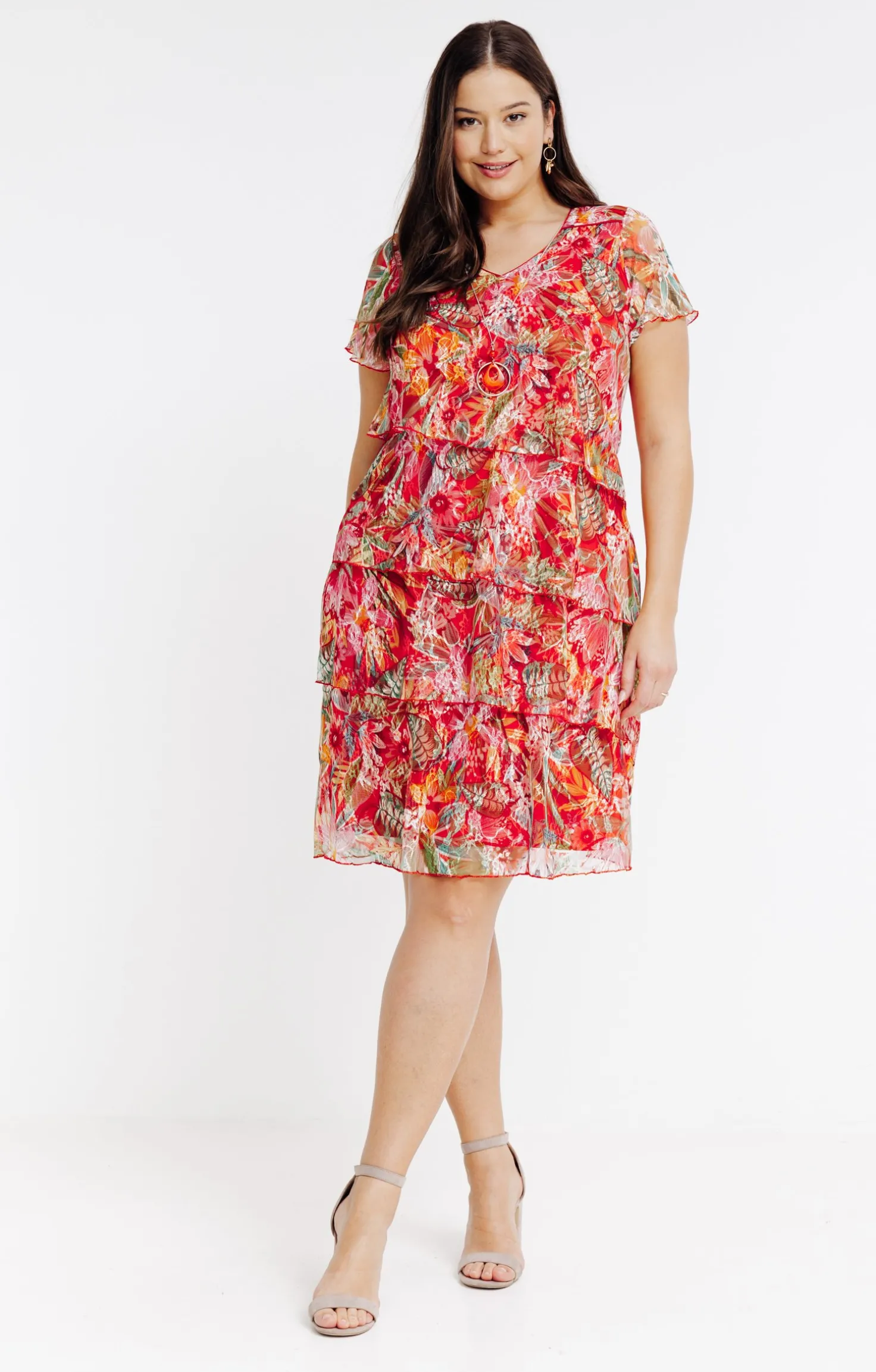 Robe en dentelle avec volants