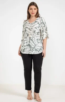 Tee-shirt forme poncho col V et collier