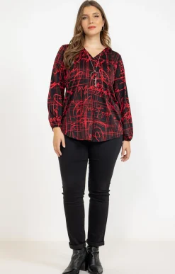 Tee-shirt imprimé avec collier
